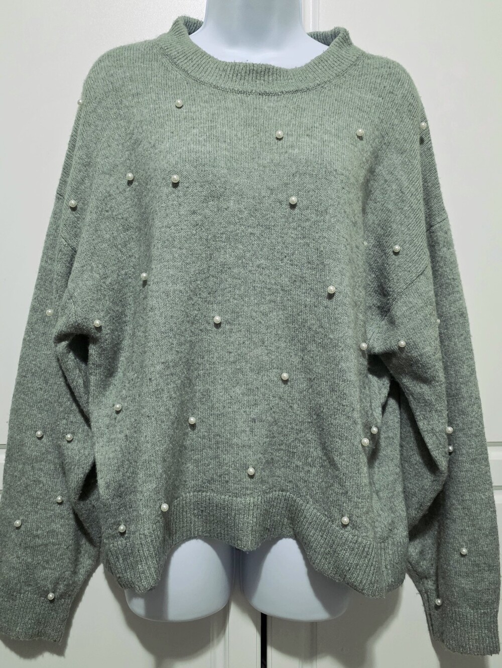 H&M Womens Sage Green Pearl Embellished Oversized Cozy Knit Pull Over Sweater S - Picture 4 of 10